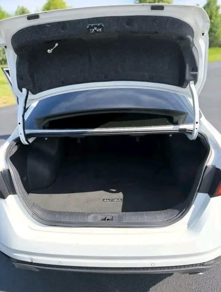 Car view 3